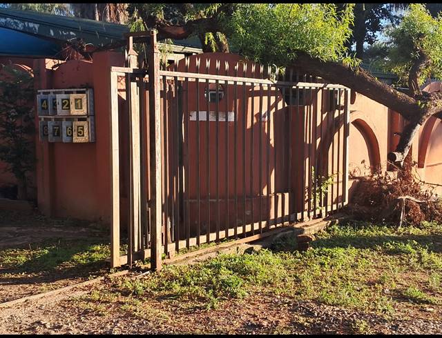 8 BEDROOM CLUSTER FOR SALE IN BRITS CENTRAL